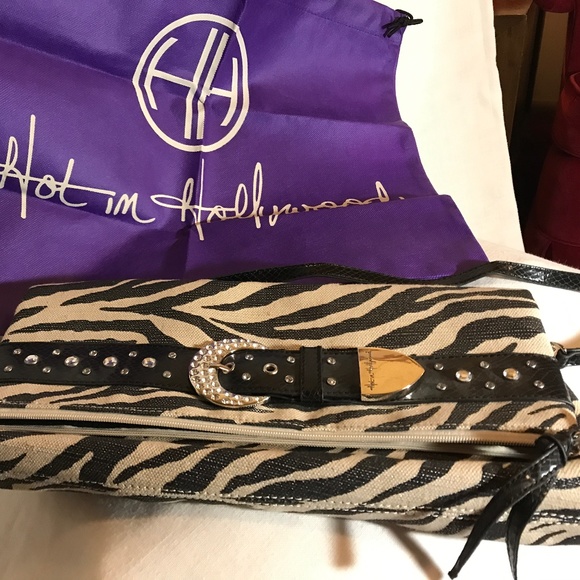 Hot in Hollywood clutch style hand bag, glamorous and trendy, black and cream - Picture 1 of 5